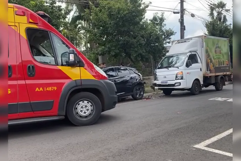 Carro de professora apucaranense é atingido por caminhão