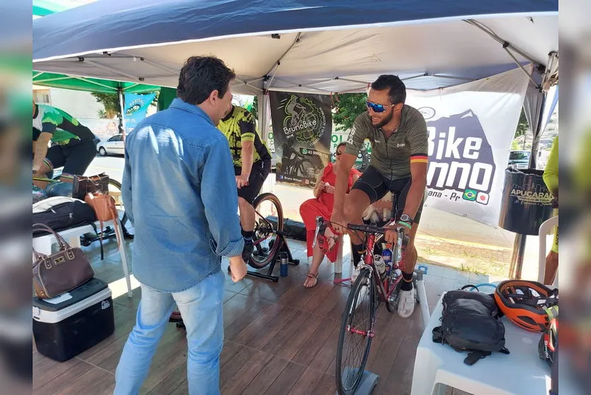 Ciclistas arrecadam mais de mil quilos de alimentos