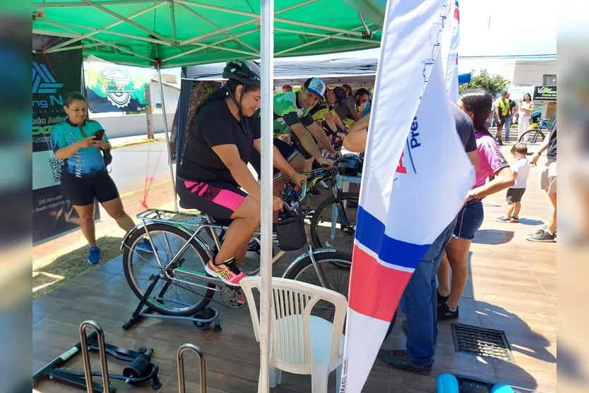 Ciclistas arrecadam mais de mil quilos de alimentos