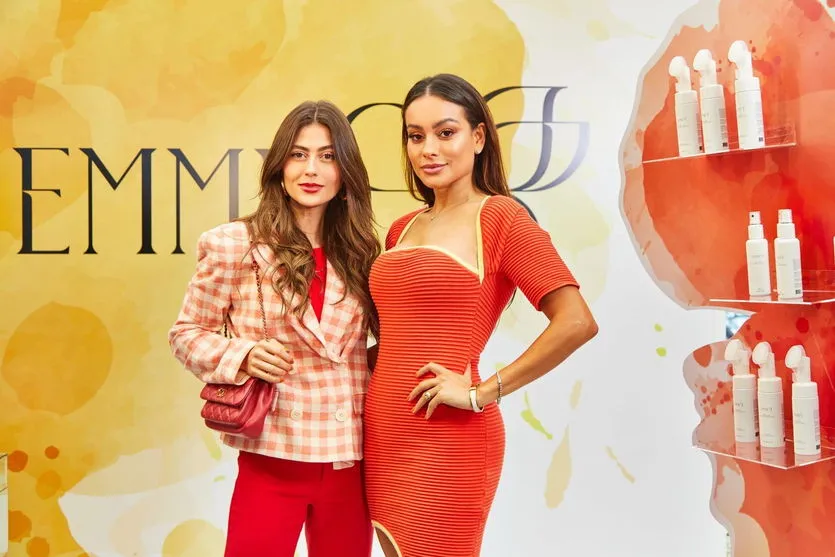 Erica Miguelia lança AQUA GLOW, novo produto de sua marca