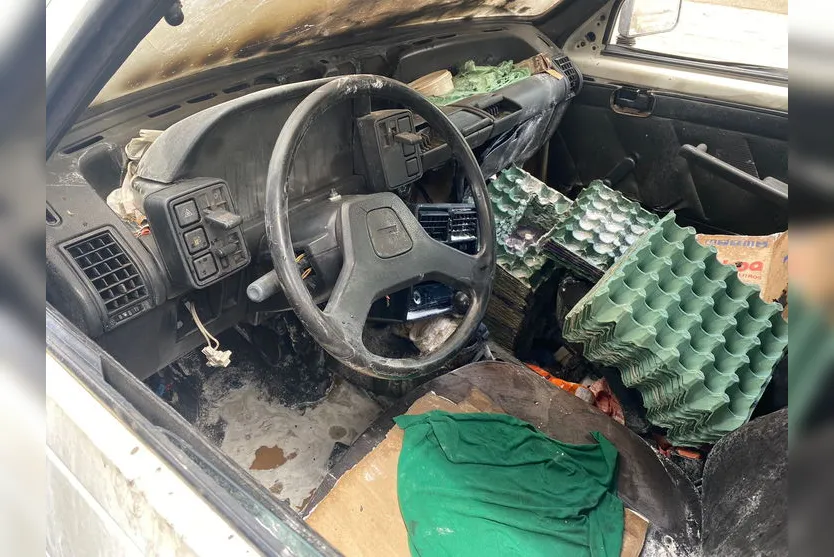 Fiorino que realizava entrega em Apucarana pega fogo