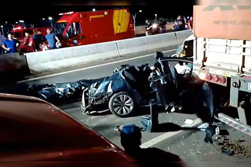 Homem e filha de dois anos morrem em acidente no Paraná