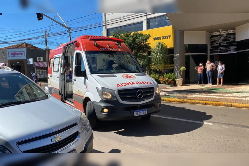 Idosa fica ferida em acidente no centro de Arapongas