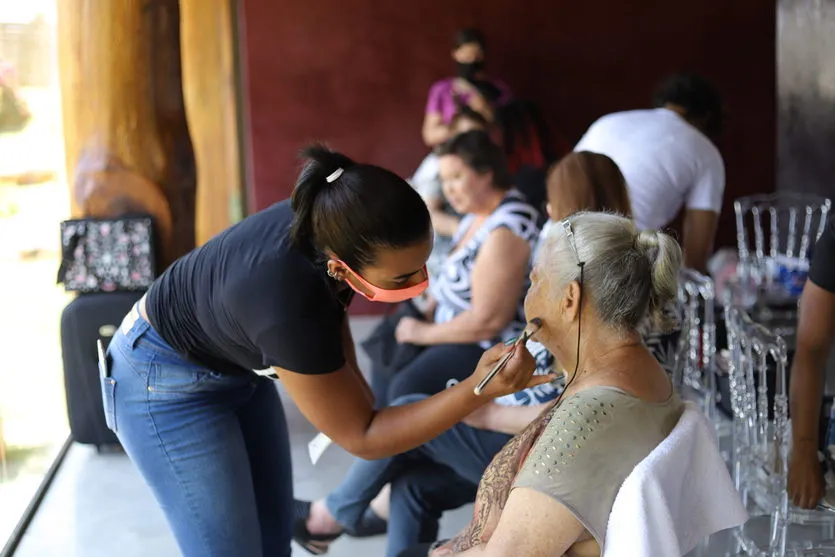 Idosos do Centro Dia participam de ensaio fotográfico
