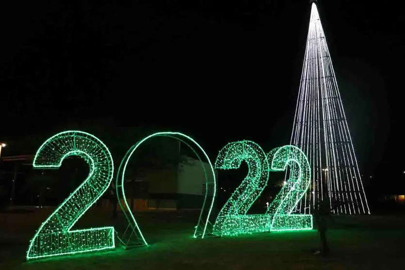 Ivaiporã recebe decoração de Natal e ganha mais brilho