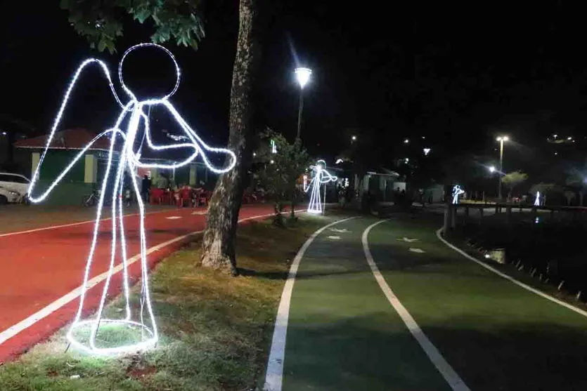 Ivaiporã recebe decoração de Natal e ganha mais brilho