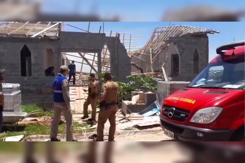Laje de igreja em Arapongas desaba e 3 pessoas ficam feridas