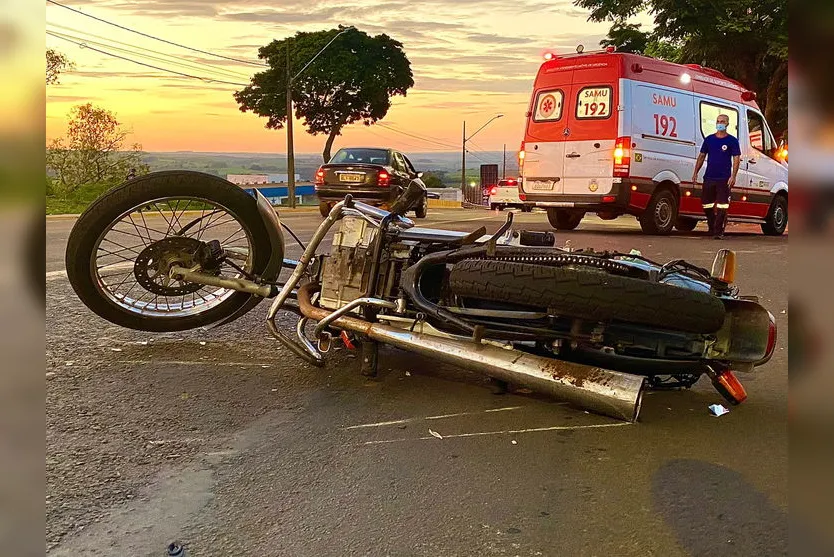 Motociclista fica ferido após acidente na Av. Minas Gerais