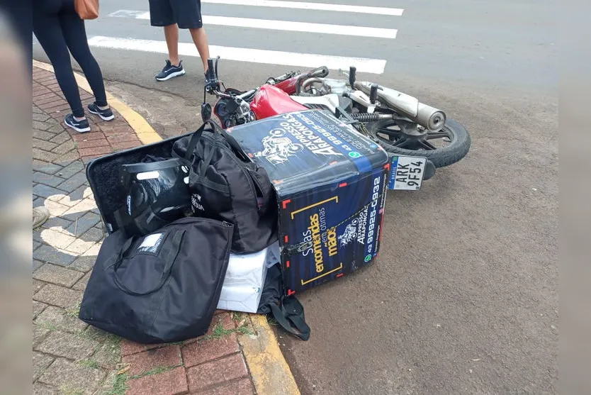 Motociclista fica ferido em acidente no centro de Arapongas