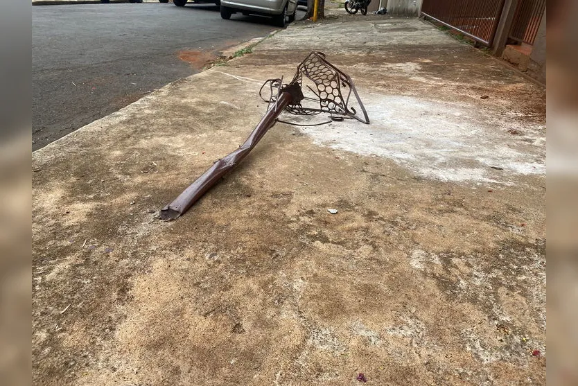 Motociclista se enrosca em fios e fica ferido em Apucarana