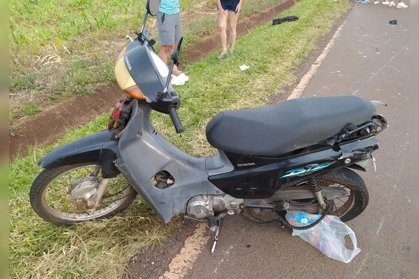 Motociclistas ficam feridos durante acidente em Arapongas