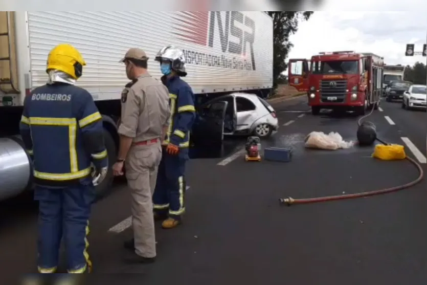 Mulher que morreu em acidente na PR-444 é identificada