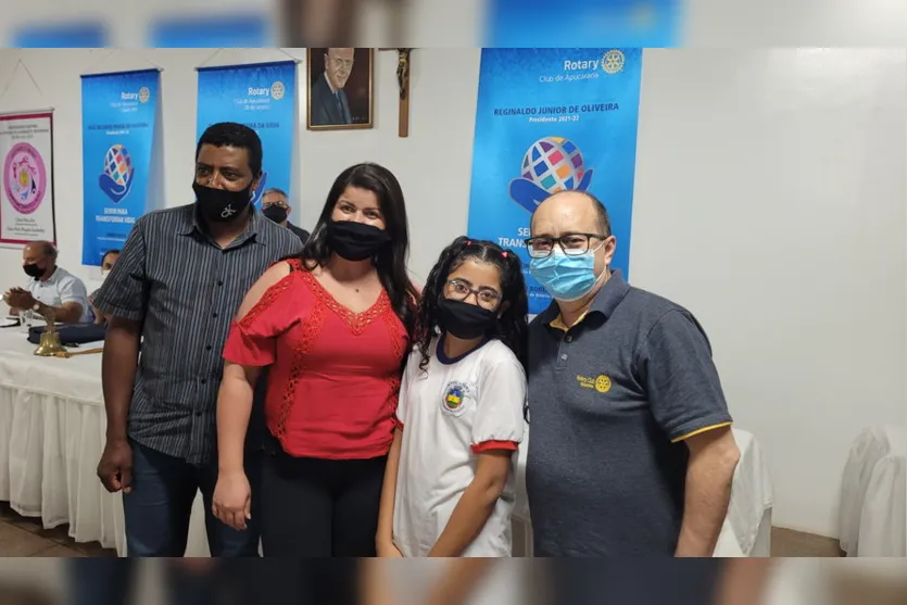Olhar amigo: Rotary Apucarana entrega óculos para estudantes