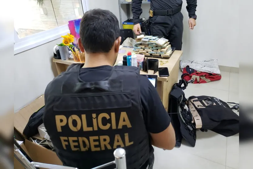 PF prende 21 pessoas envolvidas com contrabando de cigarros