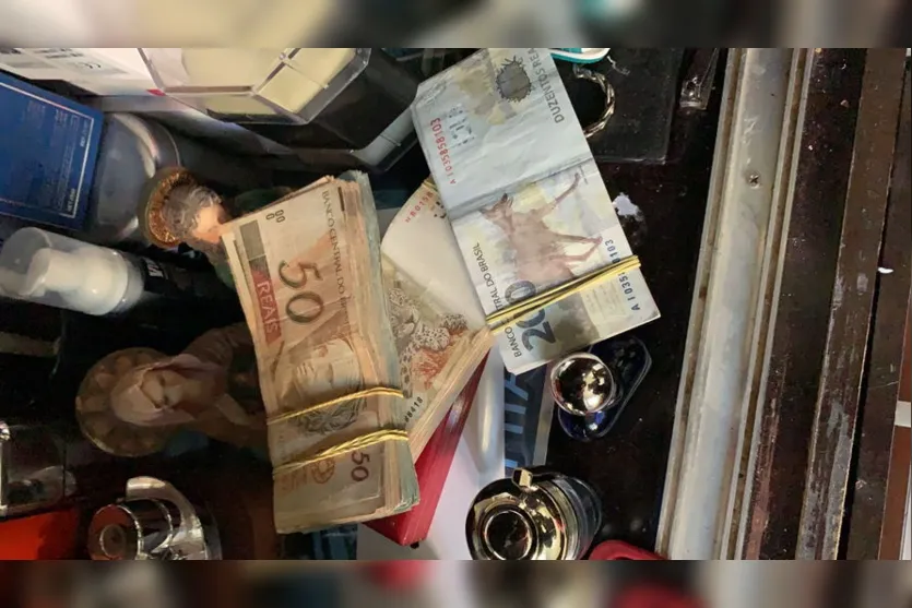 PF prende 21 pessoas envolvidas com contrabando de cigarros