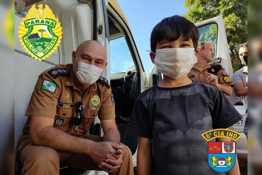 PM faz entrega de brinquedos em comemoração ao natal