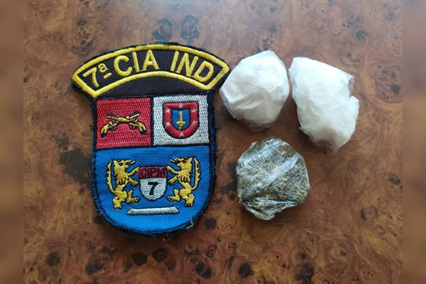 Pai que fumava maconha na frente dos filhos é preso