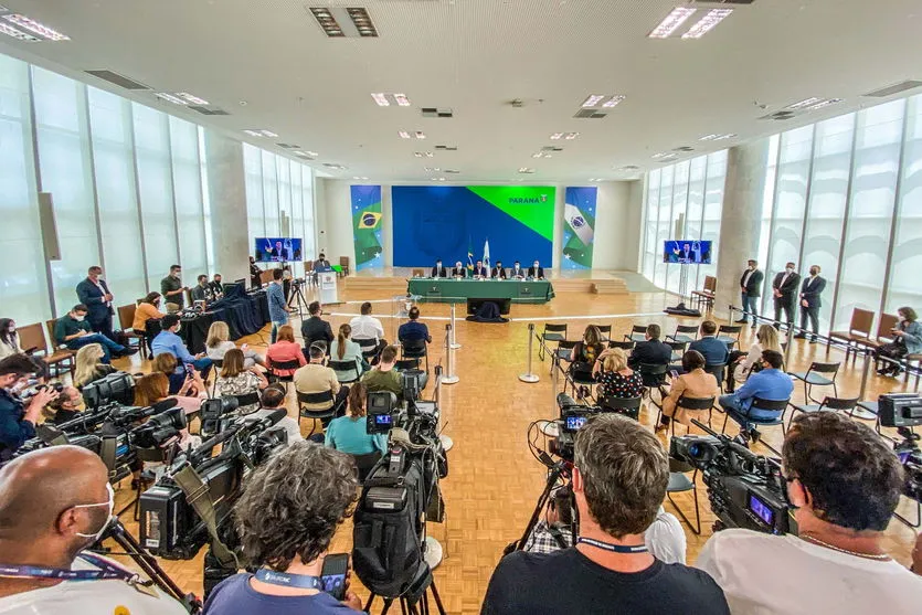 Paraná propõe aumento de 48,7% no piso dos professores