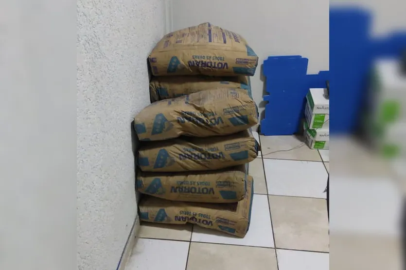 Polícia Civil de Apucarana recupera sacos de cimento