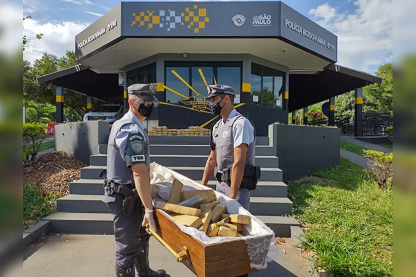 Polícia apreende maconha dentro de caixão em Assis