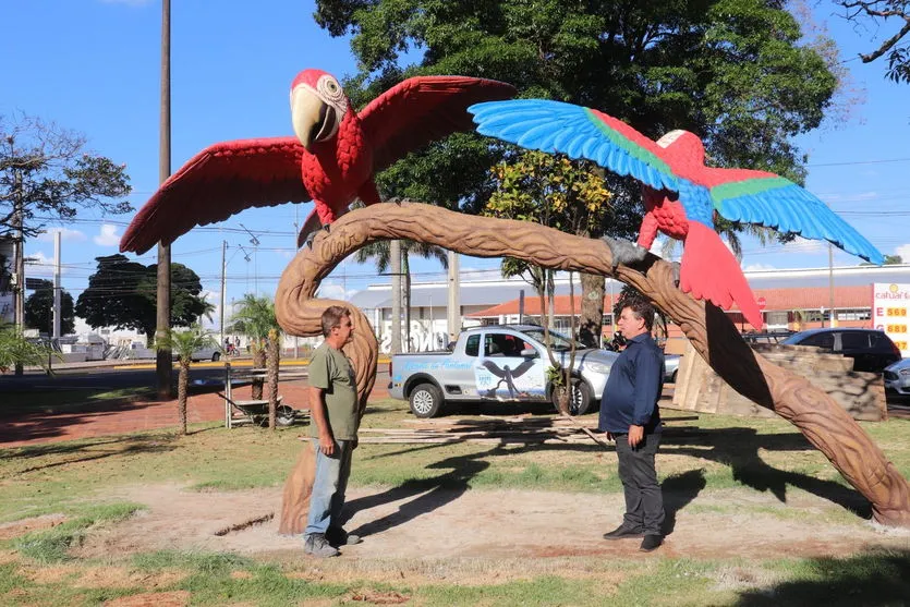 Primeiras esculturas da Praça Mauá são entregues