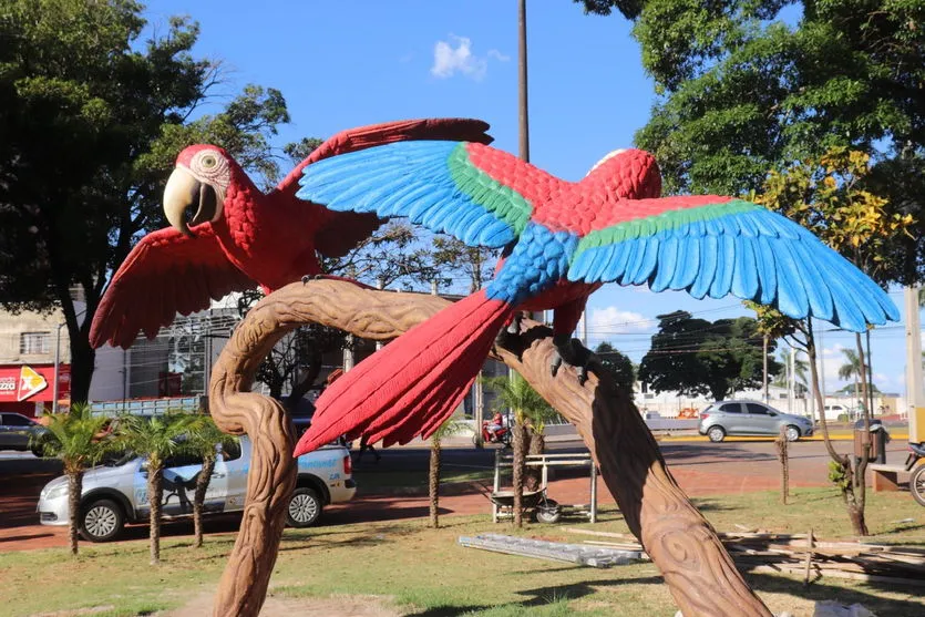 Primeiras esculturas da Praça Mauá são entregues