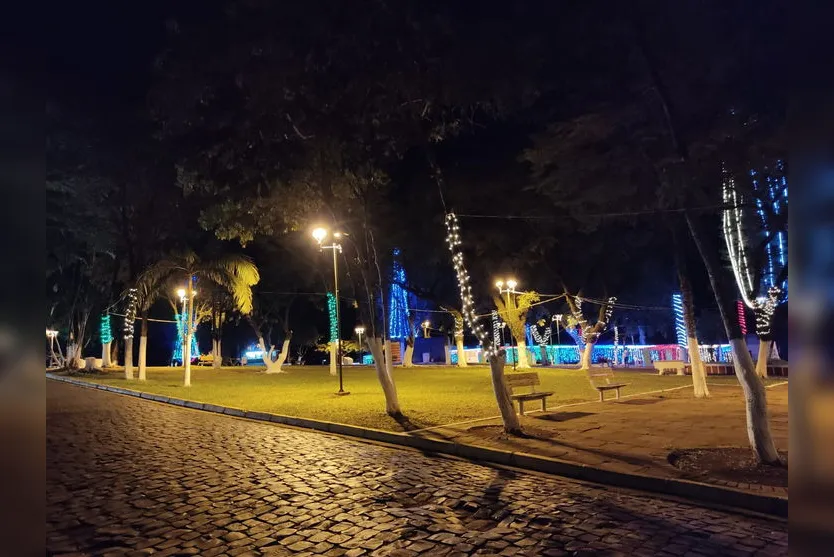Rio Bom recebe decoração especial para o Natal
