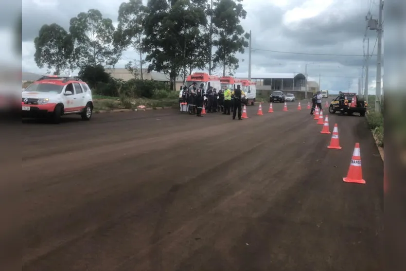 SAMU Arapongas realiza treinamento de sinalização em rodovia