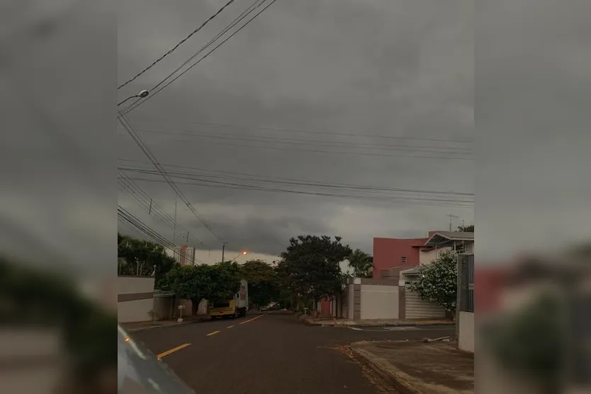 Tempo fecha em Apucarana e nuvens chamam atenção