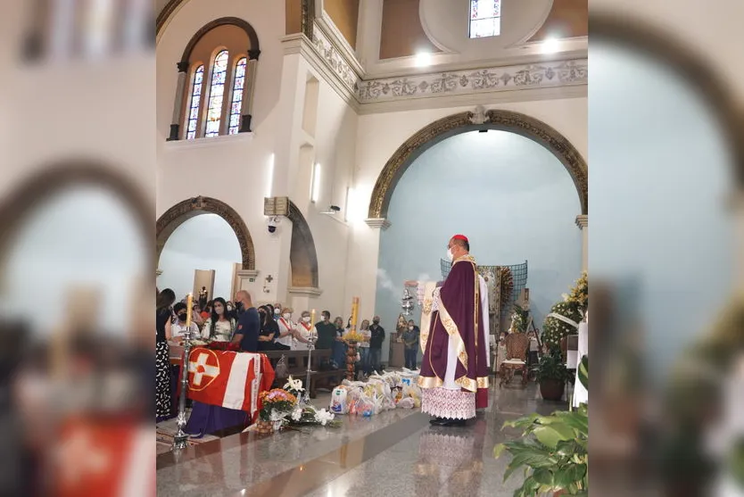 Tereca Braga pediu cestas básicas ao invés de flores