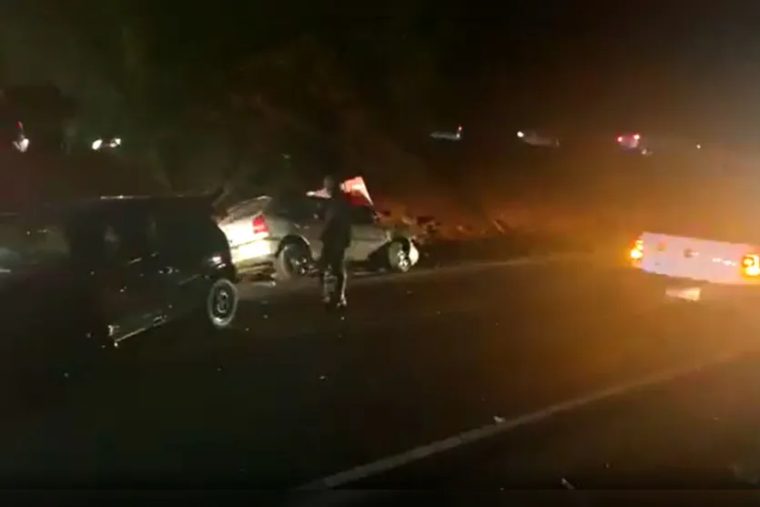 Tripla colisão causa morte e deixa feridos na PR-466
