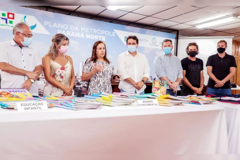 Apucarana apresenta novos uniformes e materiais escolares