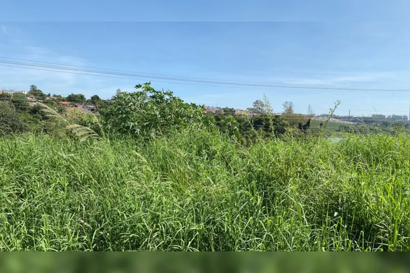 Bandidos levam celular e objetos de ouro de mestre de obras