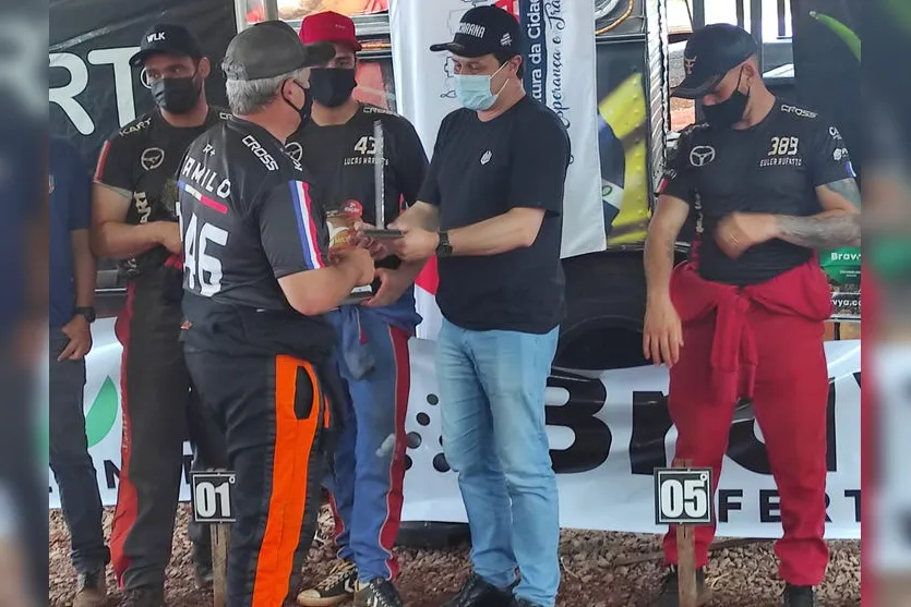 Dupla de Apucarana vence edição das 100 Milhas de Kartcross