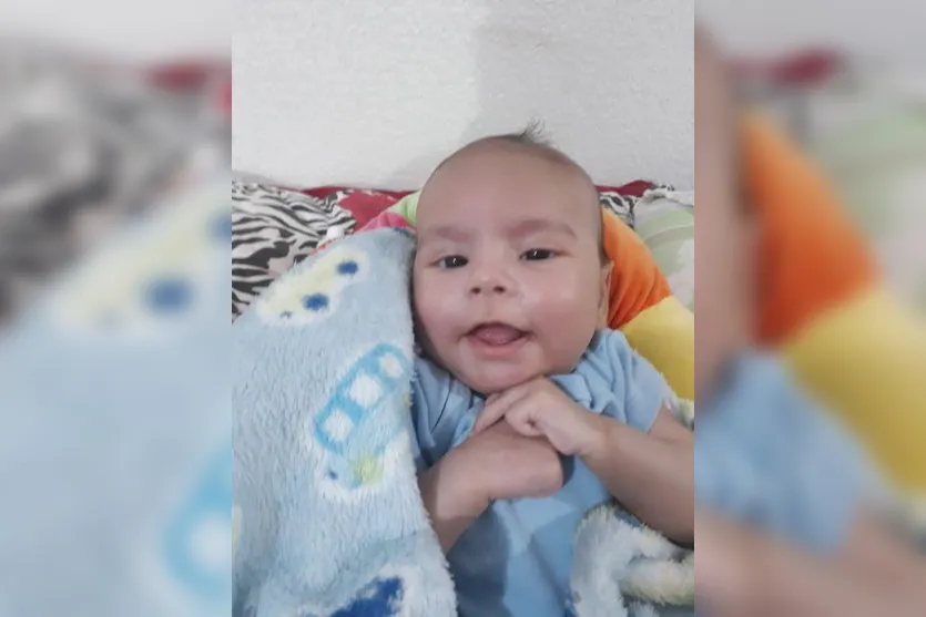 Mãe pede ajuda para comprar leite para filho com doença rara