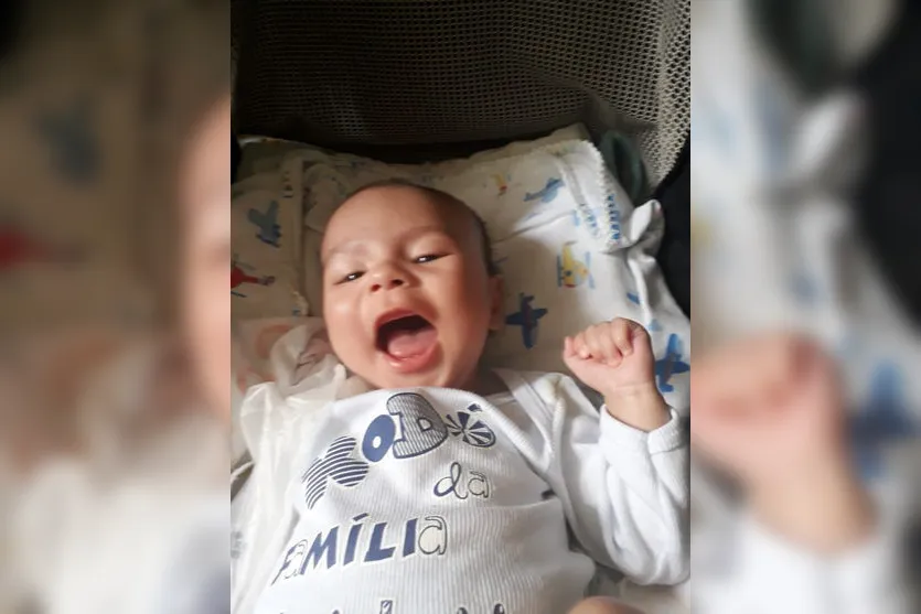Mãe pede ajuda para comprar leite para filho com doença rara