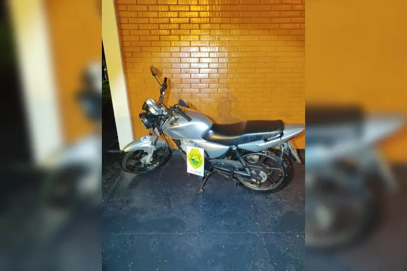 Moto furtada em 2019 é localizada pela PM na Vila Reis