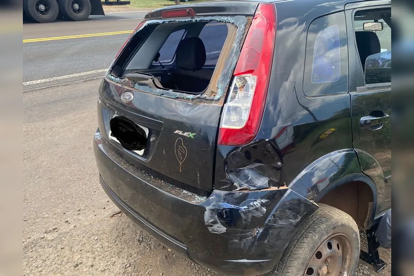 Motociclista fica ferido em colisão com carro na BR-376