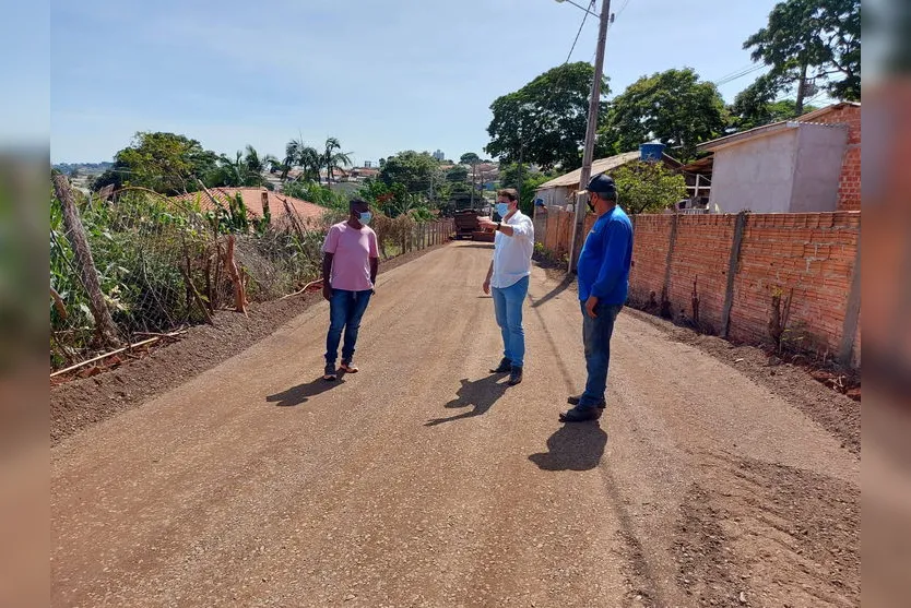Prefeitura inicia asfaltamento na região da Vila Regina