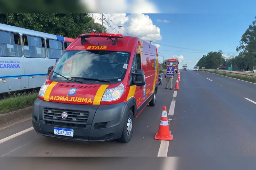 Acidente em Apucarana envolve ônibus, moto e caminhão