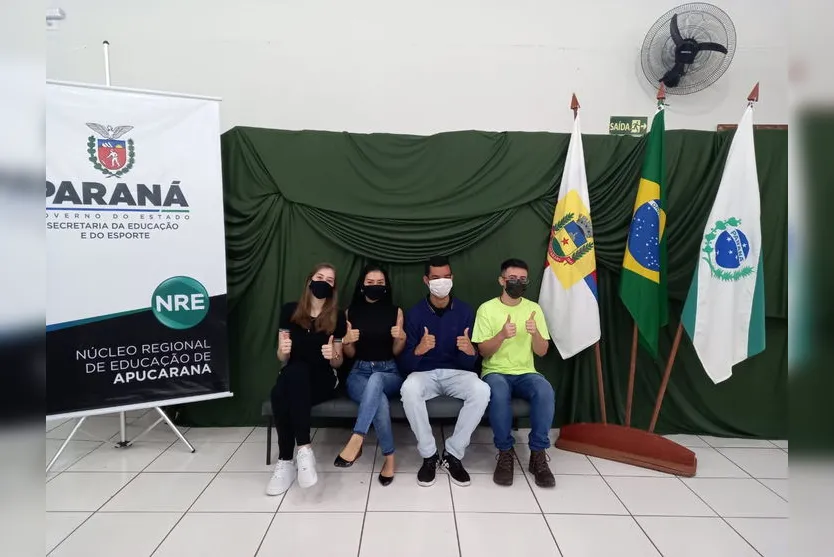 Alunos do NRE embarcam para intercâmbio no Canadá