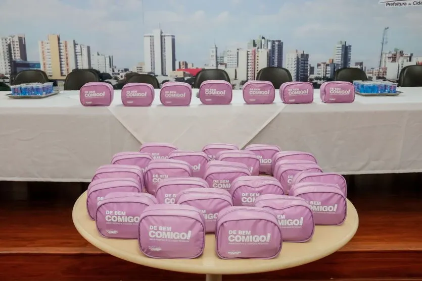 Apucarana entrega kits de higiene íntima para alunas