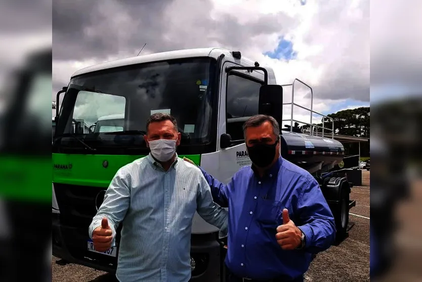 Apucarana recebe dois caminhões do Governo do Estado