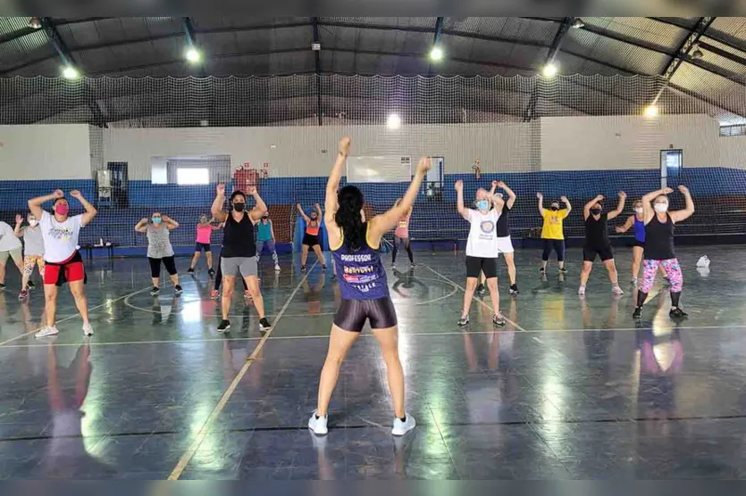  As aulas são direcionadas ao público juvenil e adulto – feminino e masculino. 