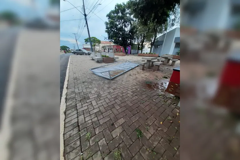 Chuva assusta e provoca estragos em Marilândia do Sul; veja