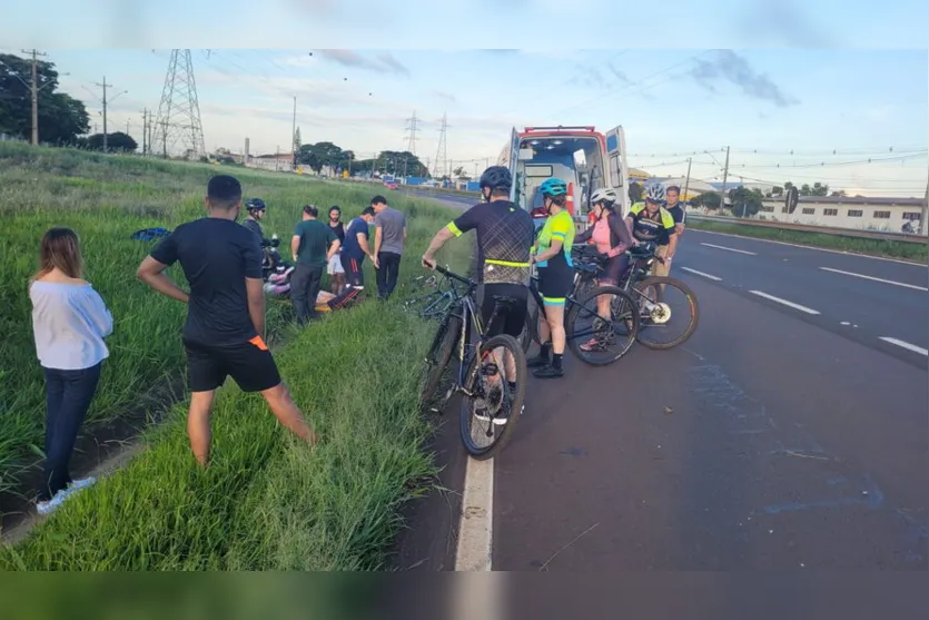 Ciclista é atropelada por carro na BR-369, em Apucarana