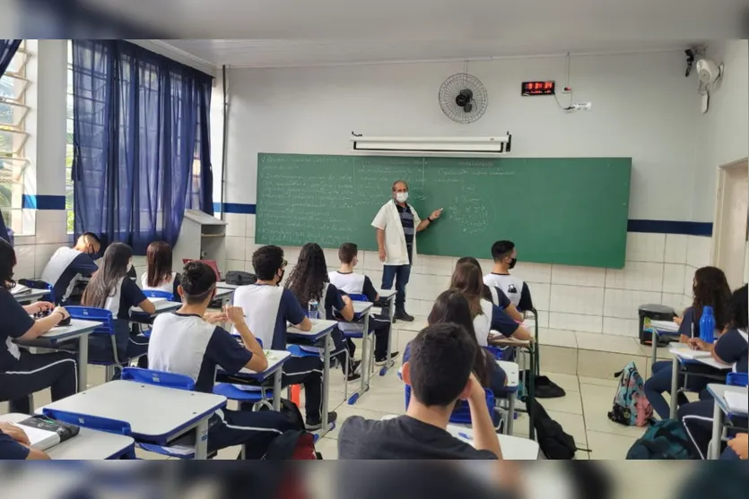 Estudantes retornam às aulas 100% presenciais em Apucarana