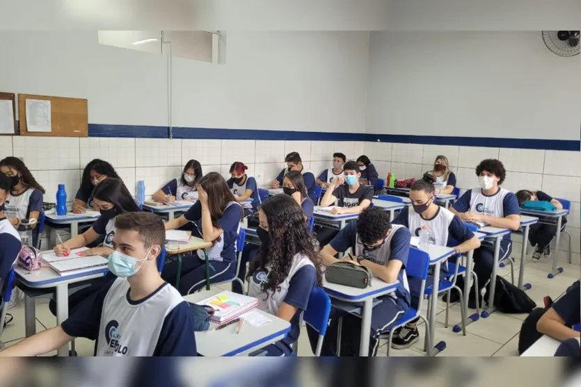 Estudantes retornam às aulas 100% presenciais em Apucarana