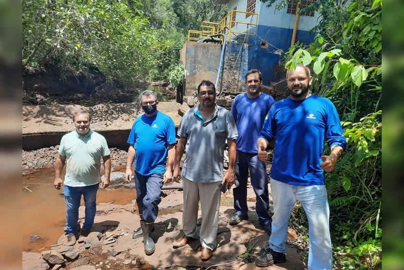  O prefeito Primis Oliveira esteve foi  verificar o nível do ribeirão nesta quarta-feira 