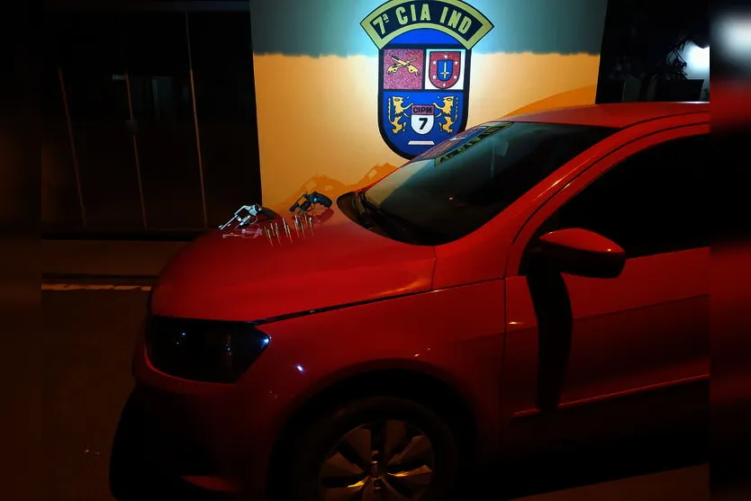 Polícia apreende armas e recupera veículo em Arapongas